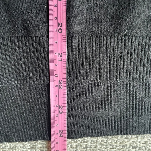 NWT 🦋 Sleeveless Pullover Sweater Vest | Large - Picture 8 of 13